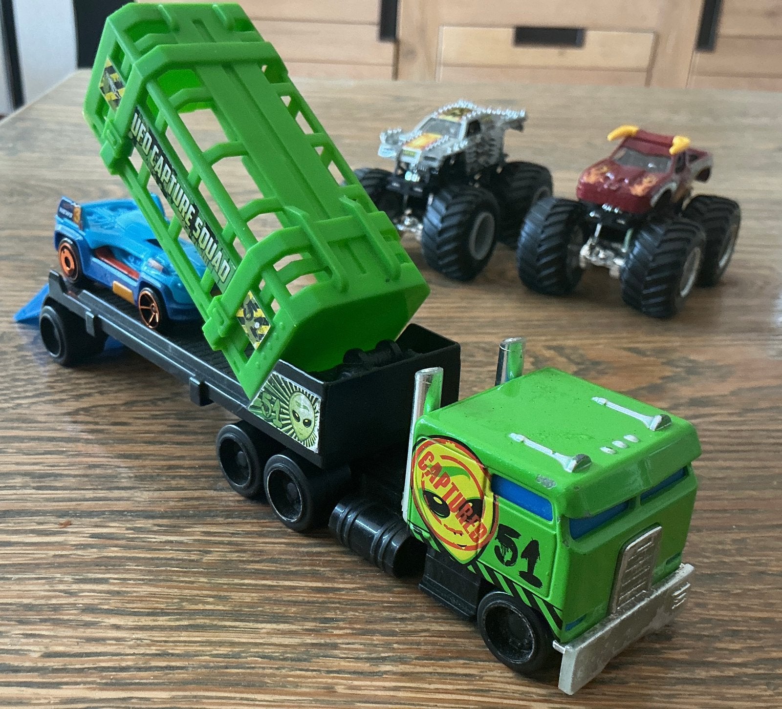 Hotwheels UFO Capture Squad Trailer + Drone Duty blue auto, Ophalen of Verzenden, Zo goed als nieuw, Auto