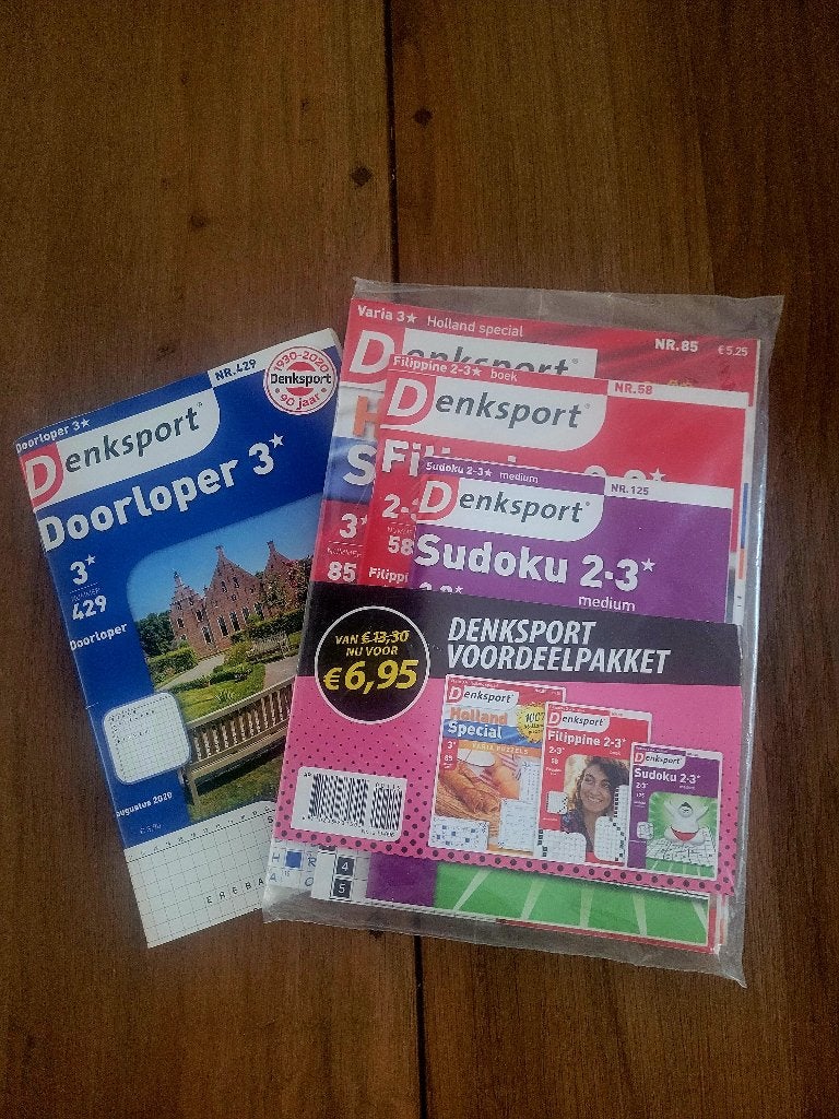 Denksport: woordzoekers en kruiswoordpuzzels, Ophalen, Minder dan 500 stukjes, Zo goed als nieuw, Puzzelboek