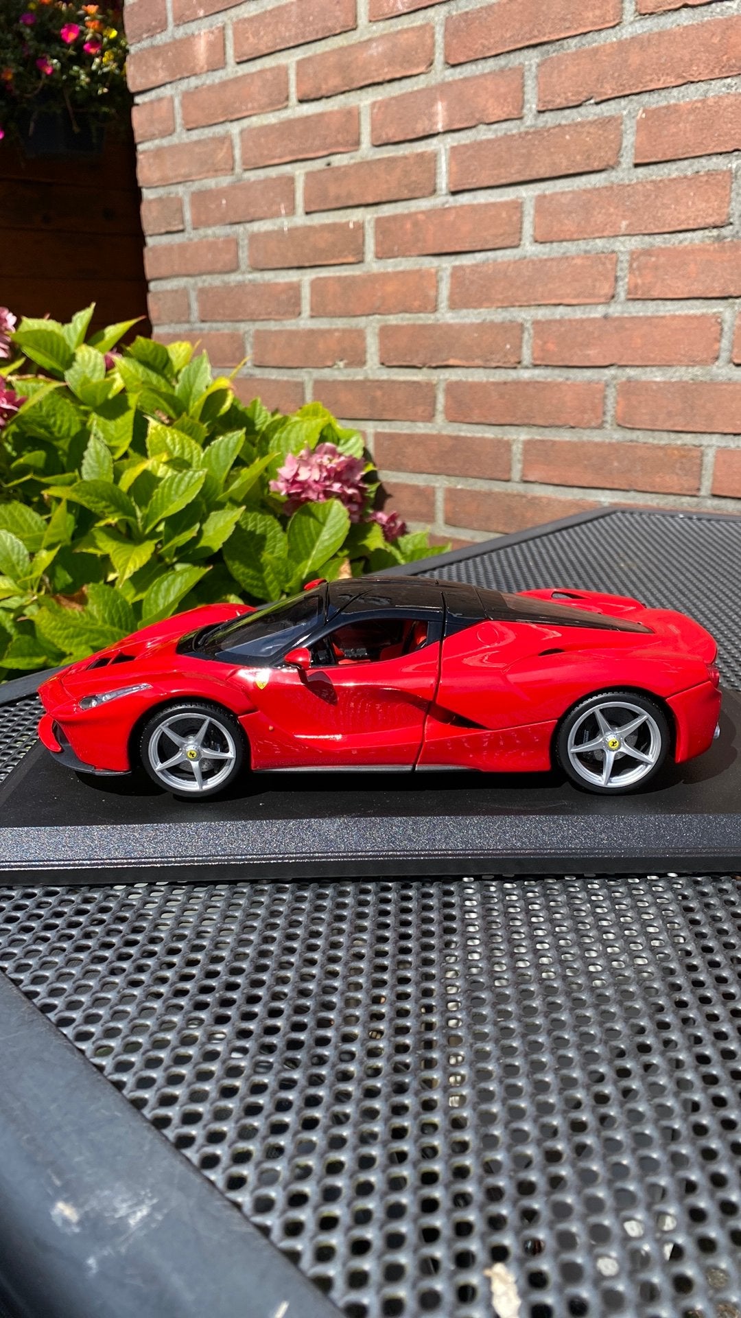 Super mooie Ferrari 1/18, Hobby en Vrije tijd, Modelauto's | 1:18, Ophalen of Verzenden, Zo goed als nieuw, Bburago