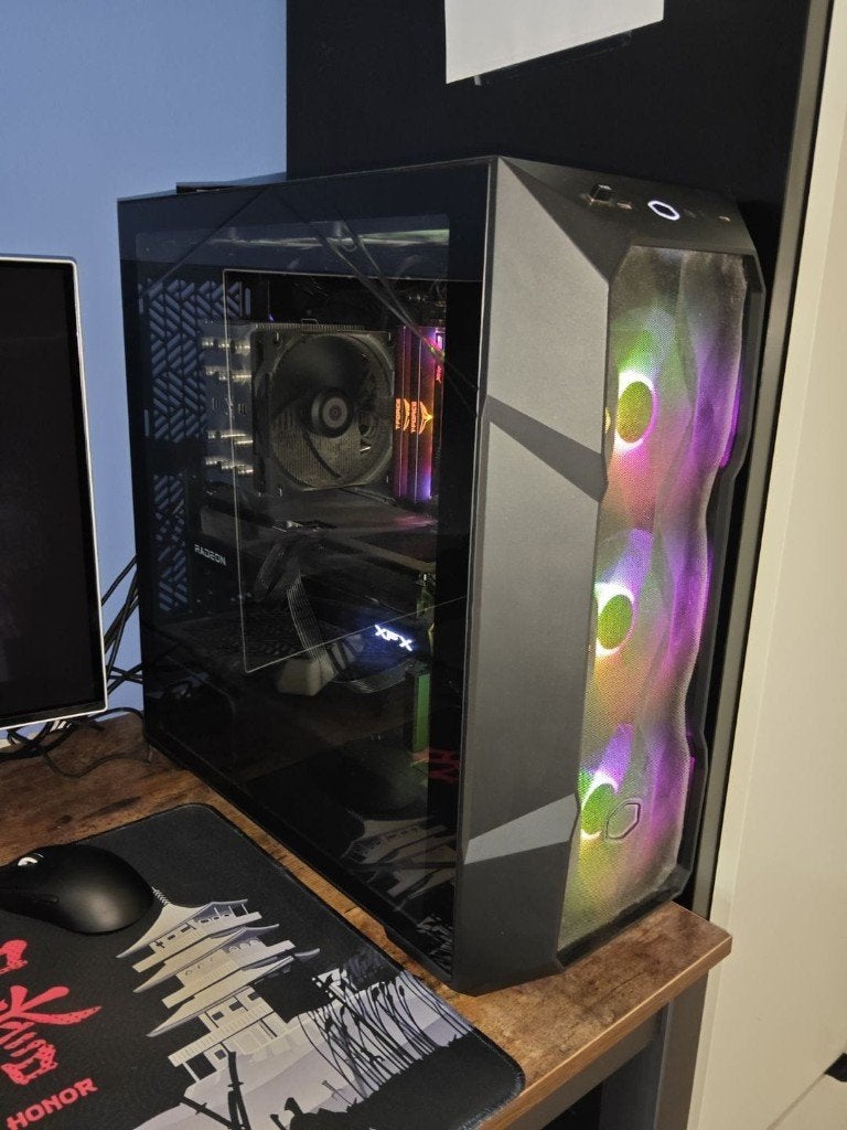 Gaming PC RX 9070 Quicksilver OC Ryzn 5 5600 16GB RAM | WiFi, Ophalen, Zelf gebouwde pc, AMD Ryzen 5, Zo goed als nieuw