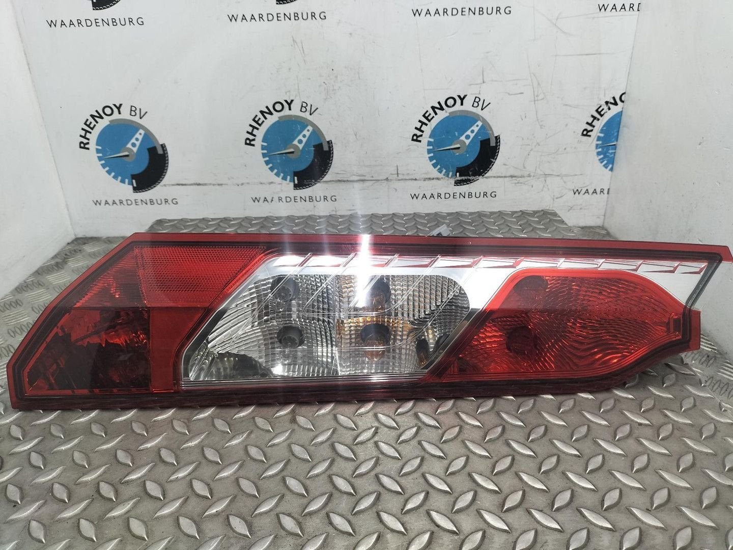 FORD TRANSIT CONNECT LWB Trend ACHTERLICHT L DT1113405AD 202, Ophalen of Verzenden, Gebruikt, Stiba lid