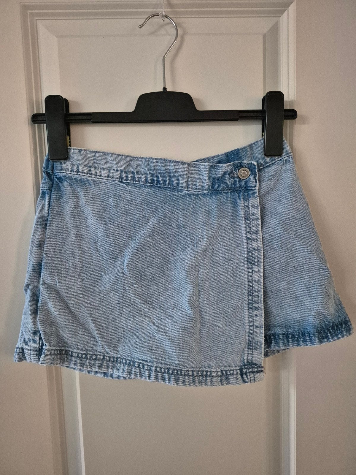 Skort korte broek rok shorts denim 158 164

Rookvrij huis
Wi, Ophalen of Verzenden, Meisje
