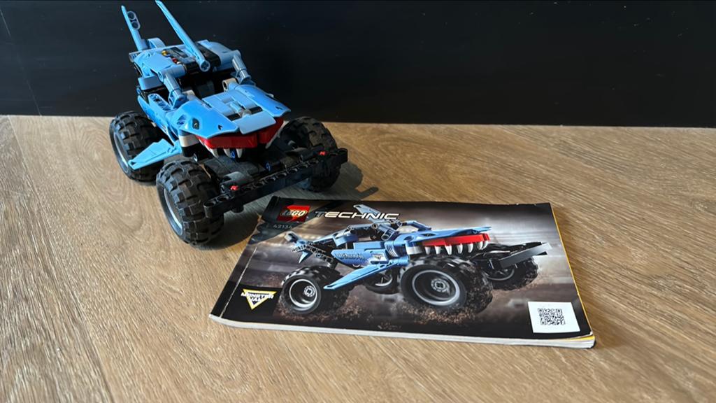 LEGO Technic Monster Jam Megalodon 42134, Ophalen of Verzenden, Zo goed als nieuw