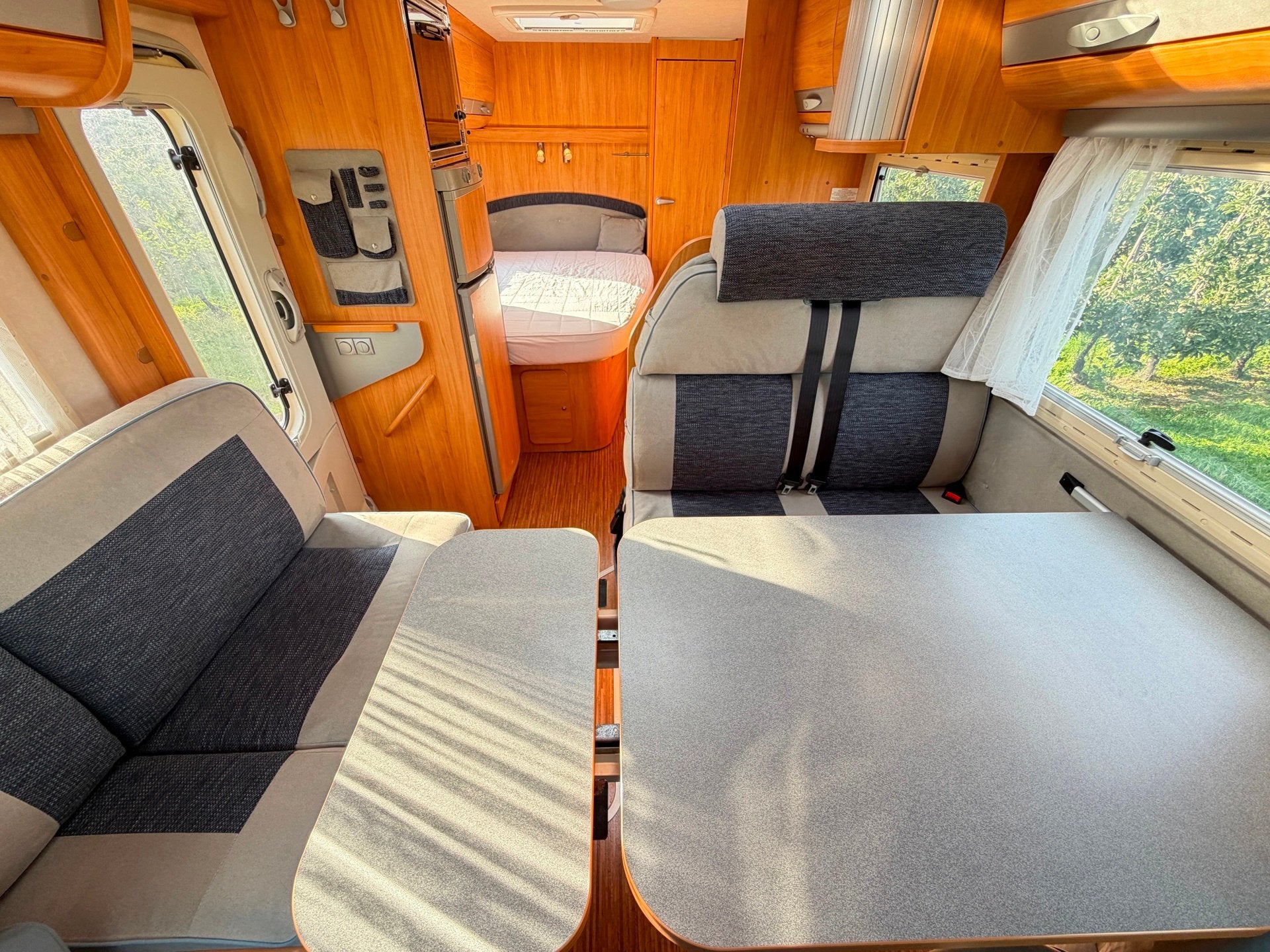 Foto 8 van Adria Coral S 680 ST LUCHTVERING / AIRCO / OYSTER SCHOTEL +