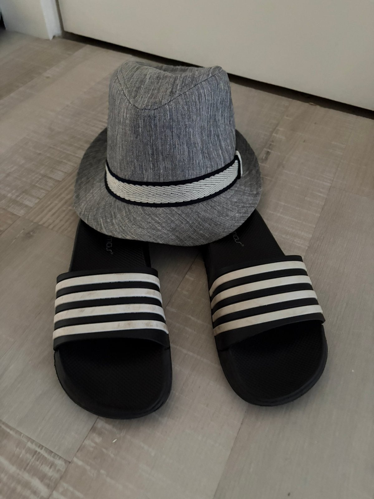 Slippers+ hoed, Ophalen of Verzenden, Zo goed als nieuw, Jongetje, Overige typen
