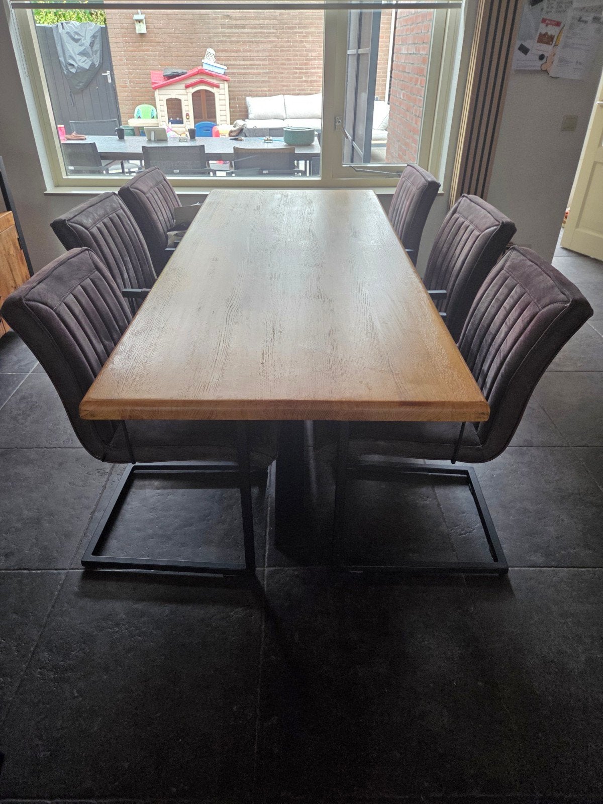 Boomstamtafel met zwart metalen frame - 200x84 cm, Overige houtsoorten, Gebruikt, Vijf personen of meer, 150 tot 200 cm