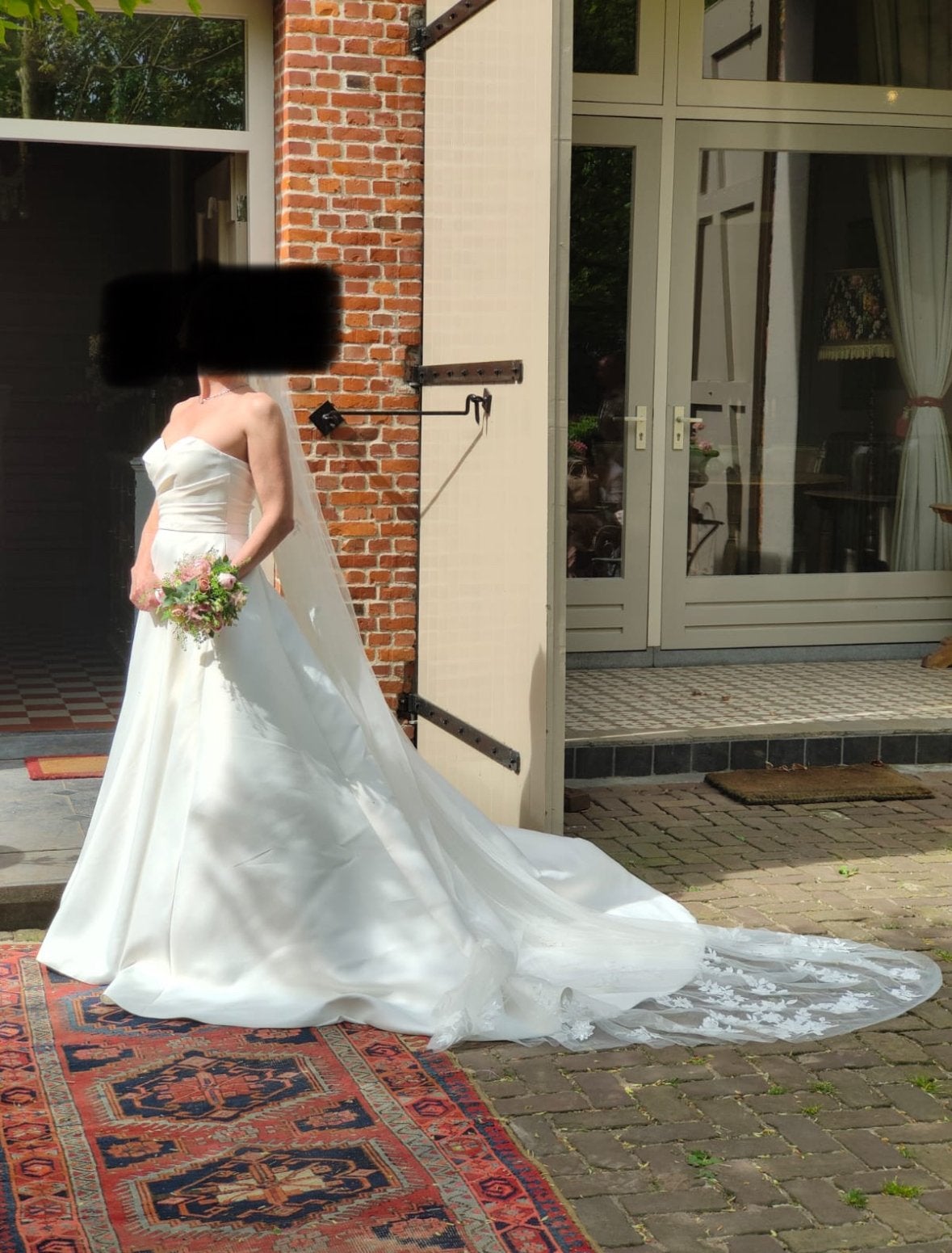 Elegante Trouwjurk met Sleep, Ophalen of Verzenden, Zo goed als nieuw, Wit, Trouwjurk