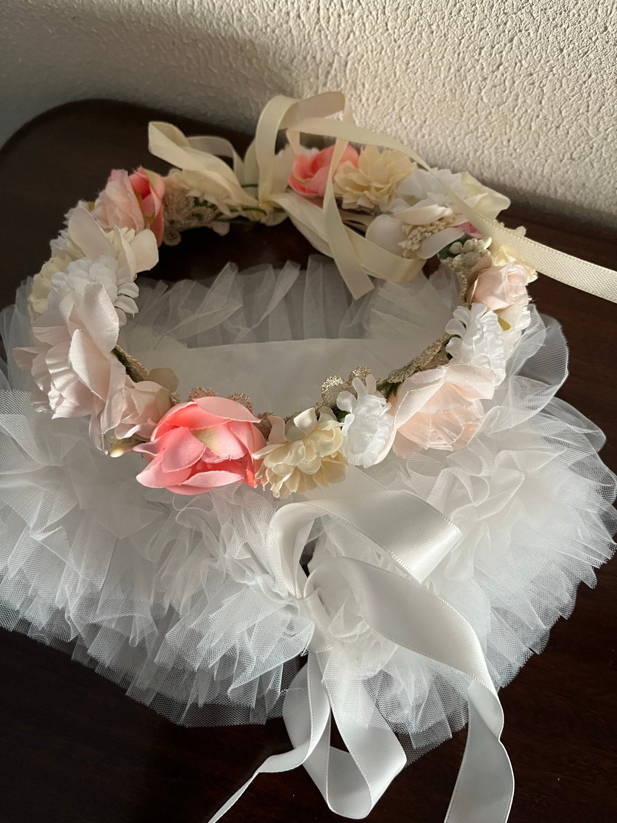 Tule stola met bloemenkransje., Verzenden, Kinderen