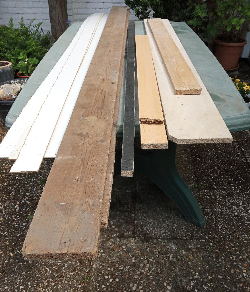 Twee planken en ander  overgebleven hout, Doe-het-zelf en Verbouw, Hout en Planken, Ophalen, Minder dan 25 mm, Plank, Minder dan 200 cm