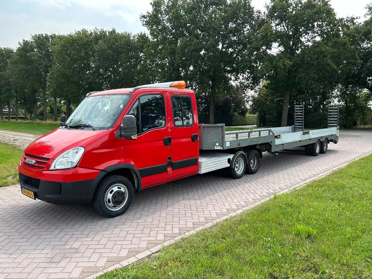 Iveco Daily 40 C18 Be trekker jeep-as 14 ton - be oplegger j, Auto's, Gebruikt, 4 cilinders, Iveco, 7 stoelen