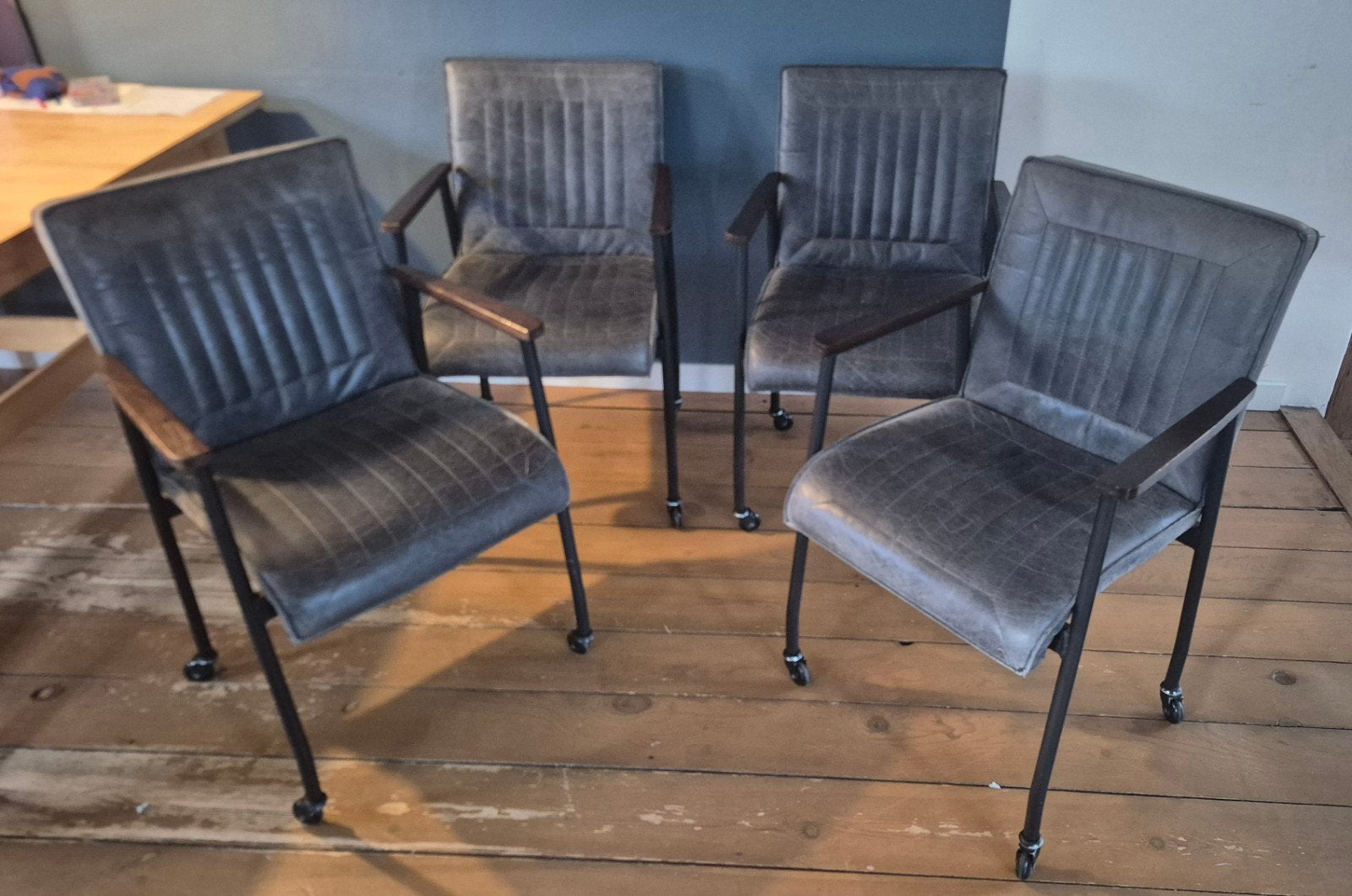 Set van 4 eetkamerstoelen op wielen, Ophalen, Gebruikt, Vier, Grijs