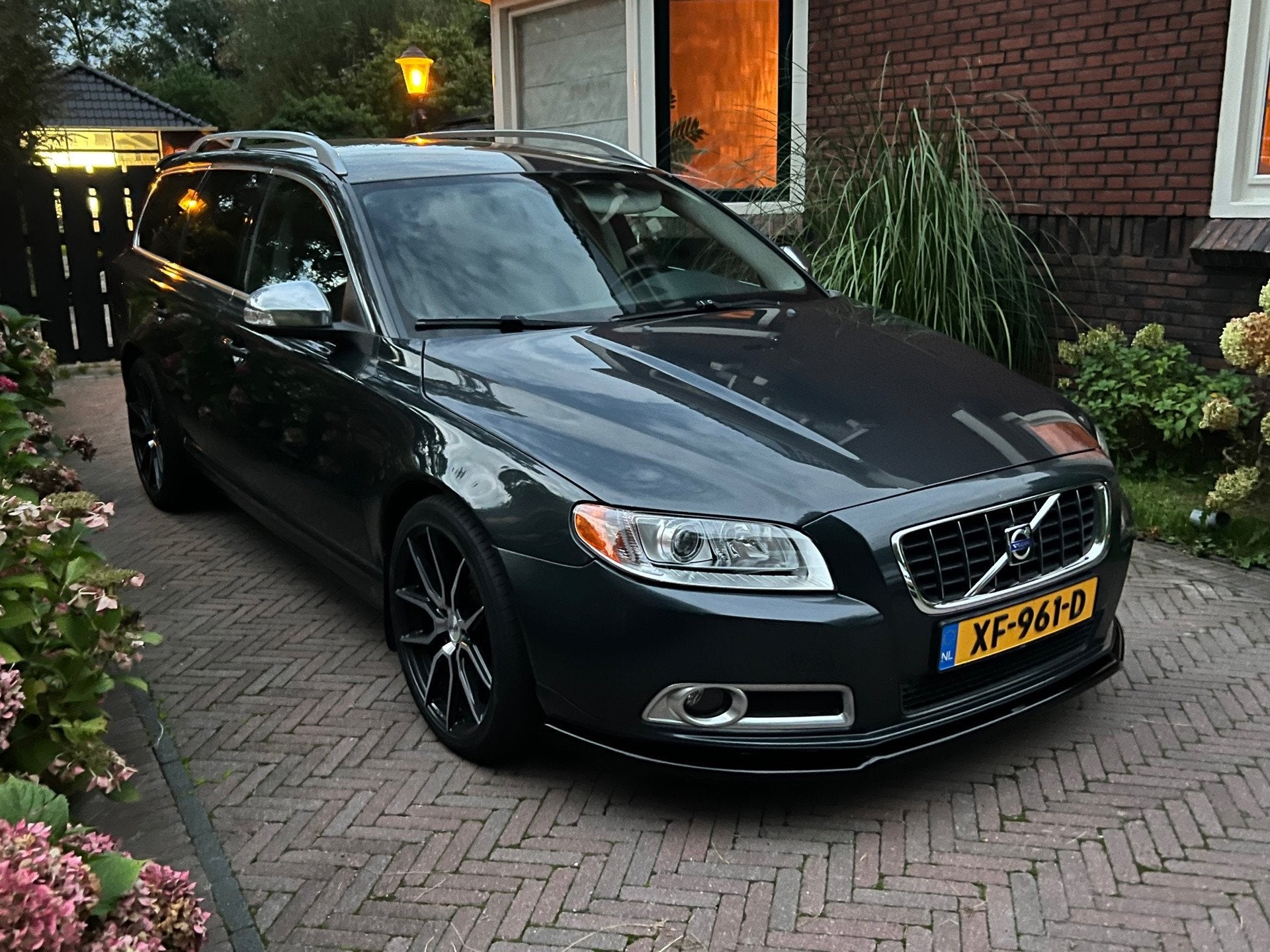 Volvo V70 3.0 T6 AWD R-Design # Polestar getuned # Dynaudio, Auto's, Automaat, Gebruikt, 2953 cc, 2000 kg