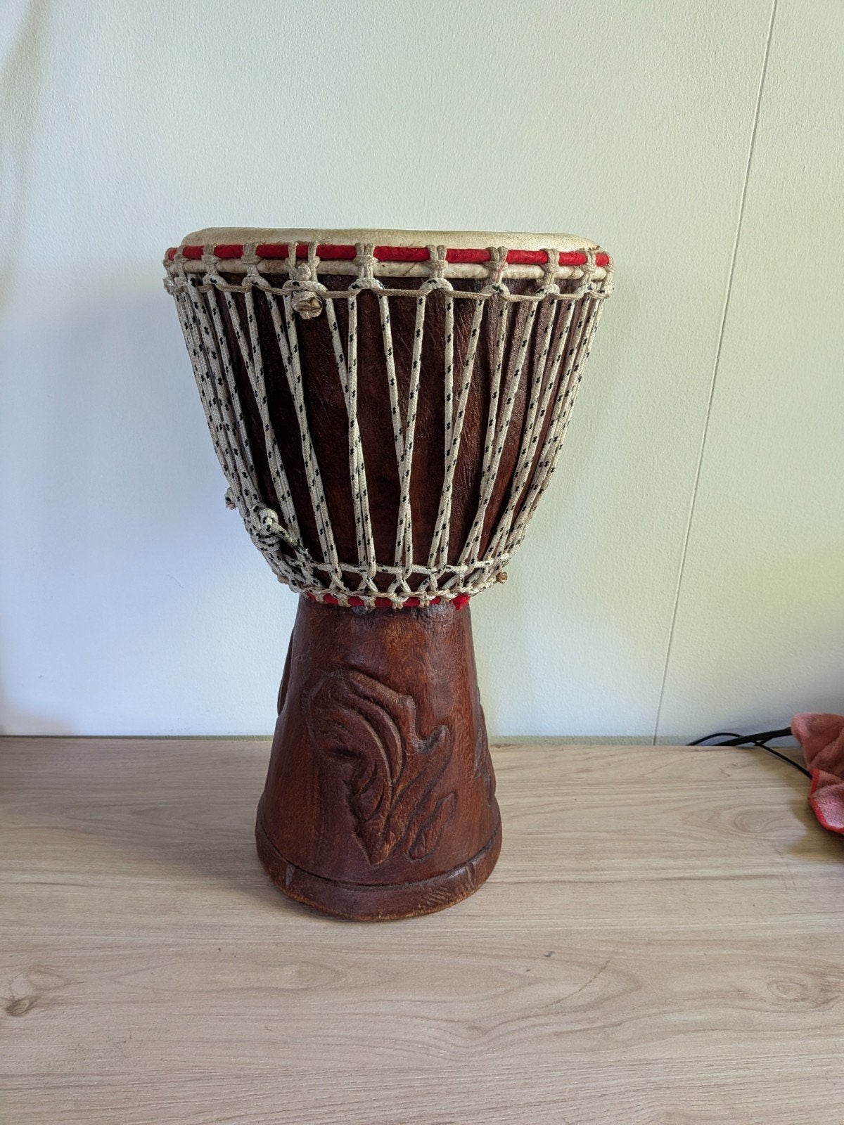Handgesneden Djembe - Afrikaanse Trommel, Muziek en Instrumenten, Ophalen of Verzenden, Gebruikt, Trommel