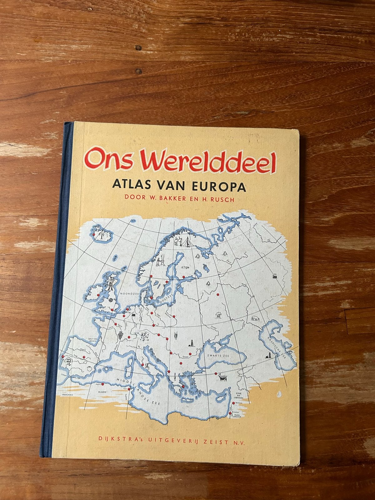 Ons Werelddeel Atlas van Europa - W. Bakker en H. Rusch, Boeken, Gelezen, Overige atlassen, 1800 tot 2000, Europa Overig