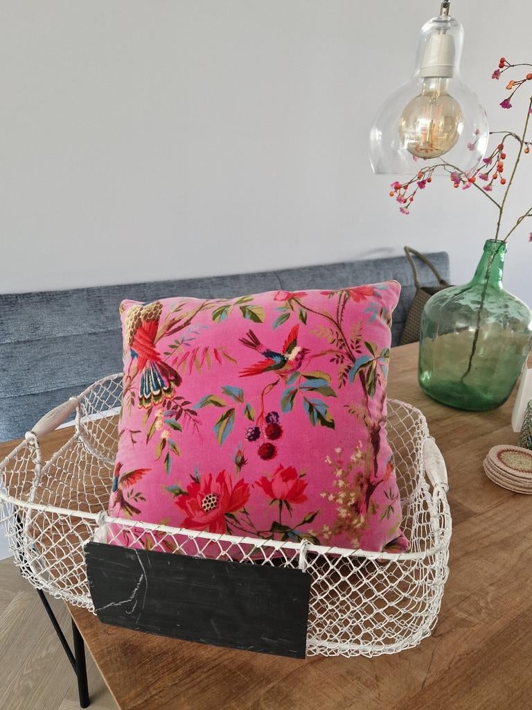 Witte draadmand/speelgoedmand met krijtbord, Huis en Inrichting, Woonaccessoires | Schalen en Manden, Ophalen
