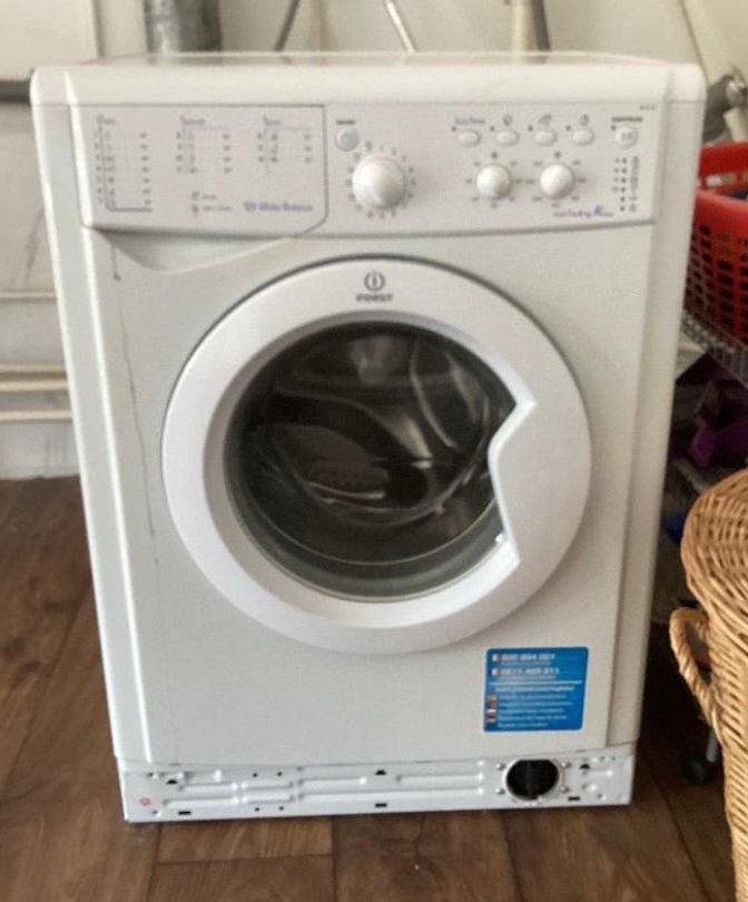 Wasmachine Indesit, Witgoed en Apparatuur, Wasmachines, Ophalen, Zo goed als nieuw, 1200 tot 1600 toeren, 85 tot 90 cm