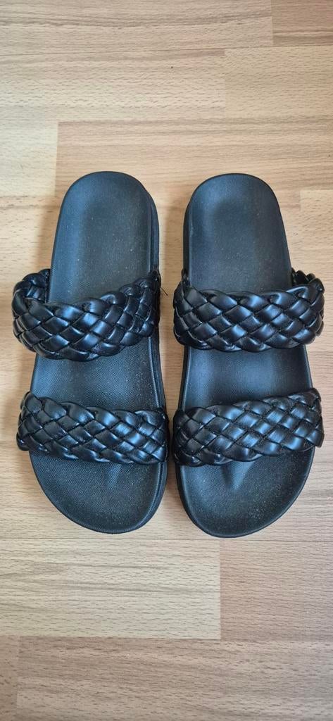 Zwarte Slippers mt 38/39 - Nieuw !, Slippers, Zwart, Nieuw, Ophalen of Verzenden