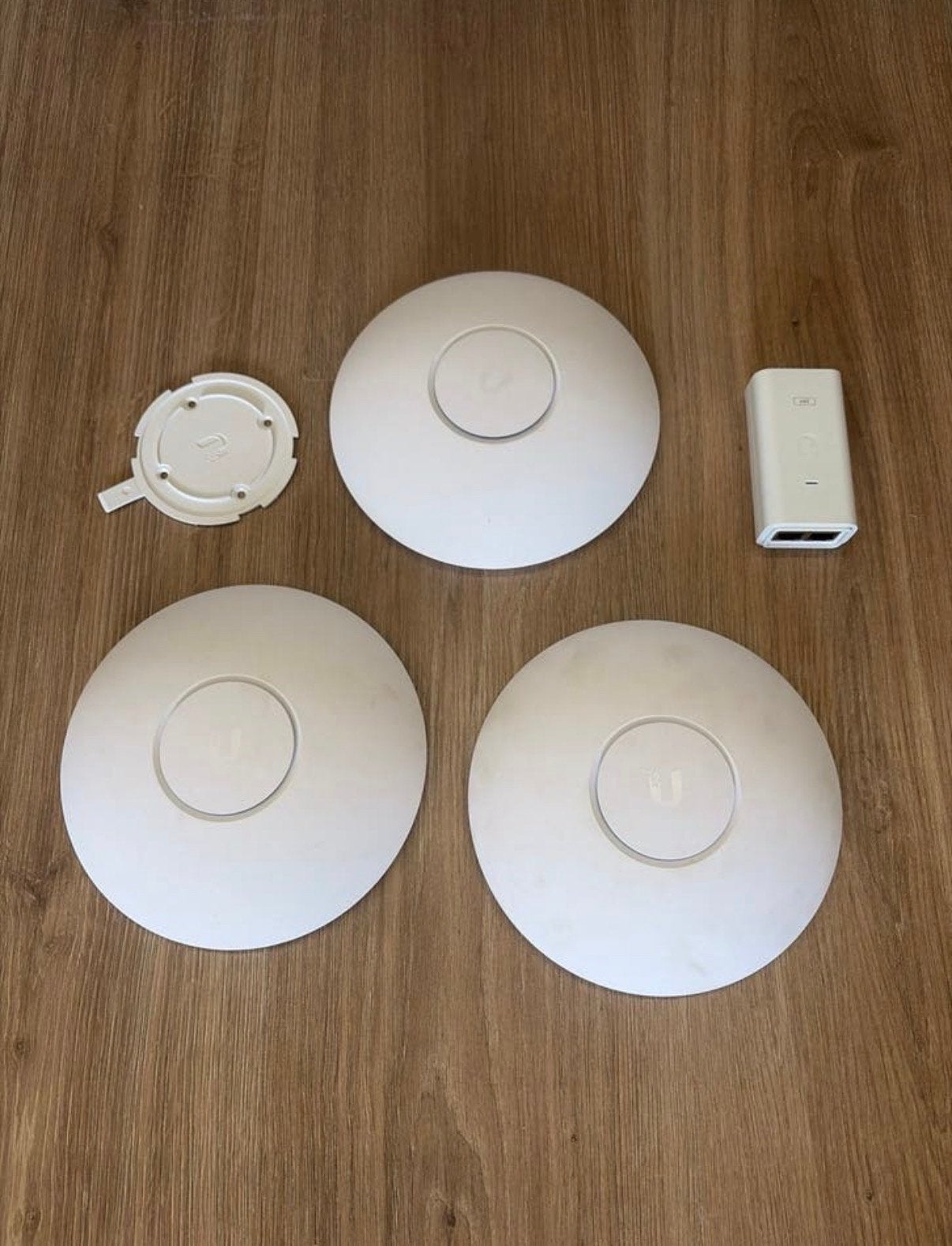 3x Ubiquiti UniFi UAP-AC-LR Access Points + PoE Injector, Ophalen of Verzenden, Gebruikt