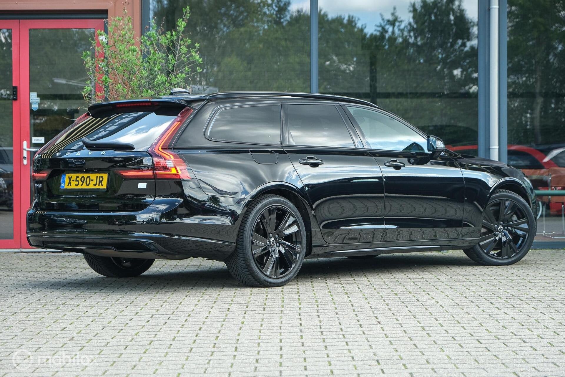 Foto 54 van Volvo V90 2.0 T8 AWD R-Design | Stoel en stuurwielverwarming