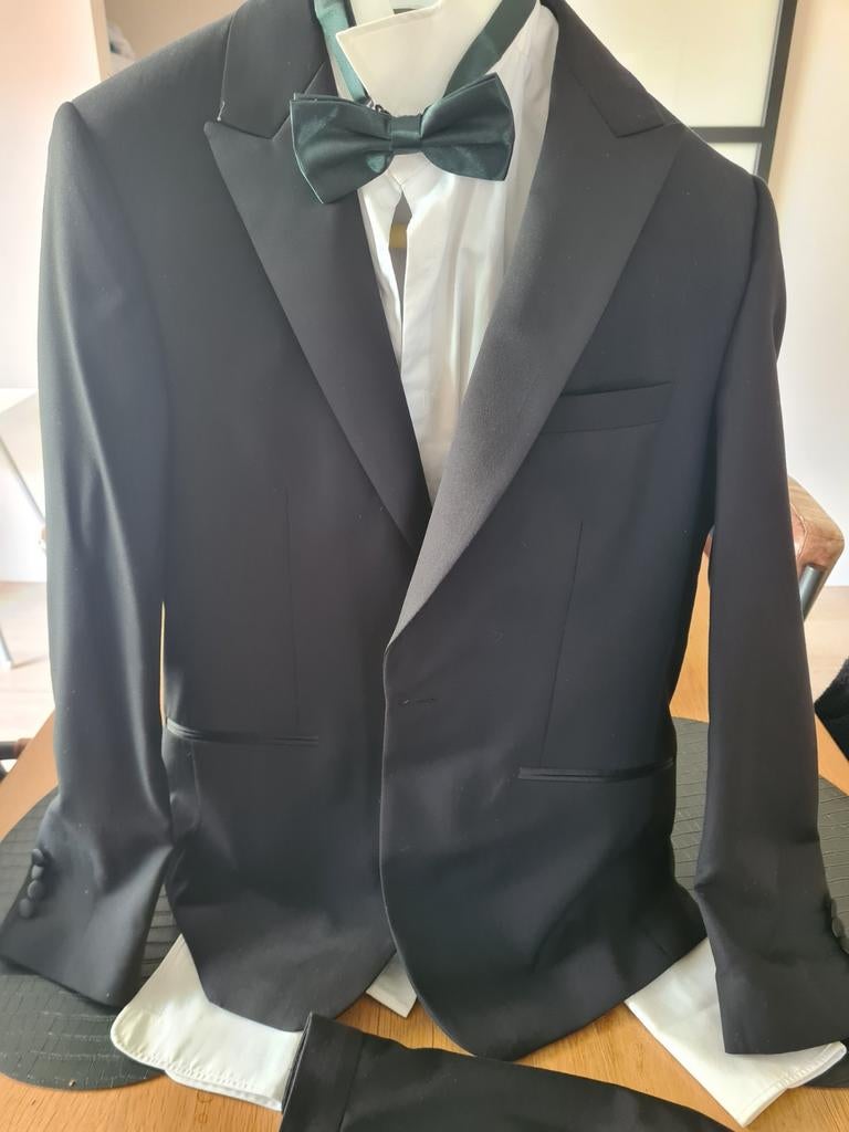 Smoking met glanzende streep op broek en de kraag., Ophalen, Zo goed als nieuw, Maat 48/50 (M), Zwart