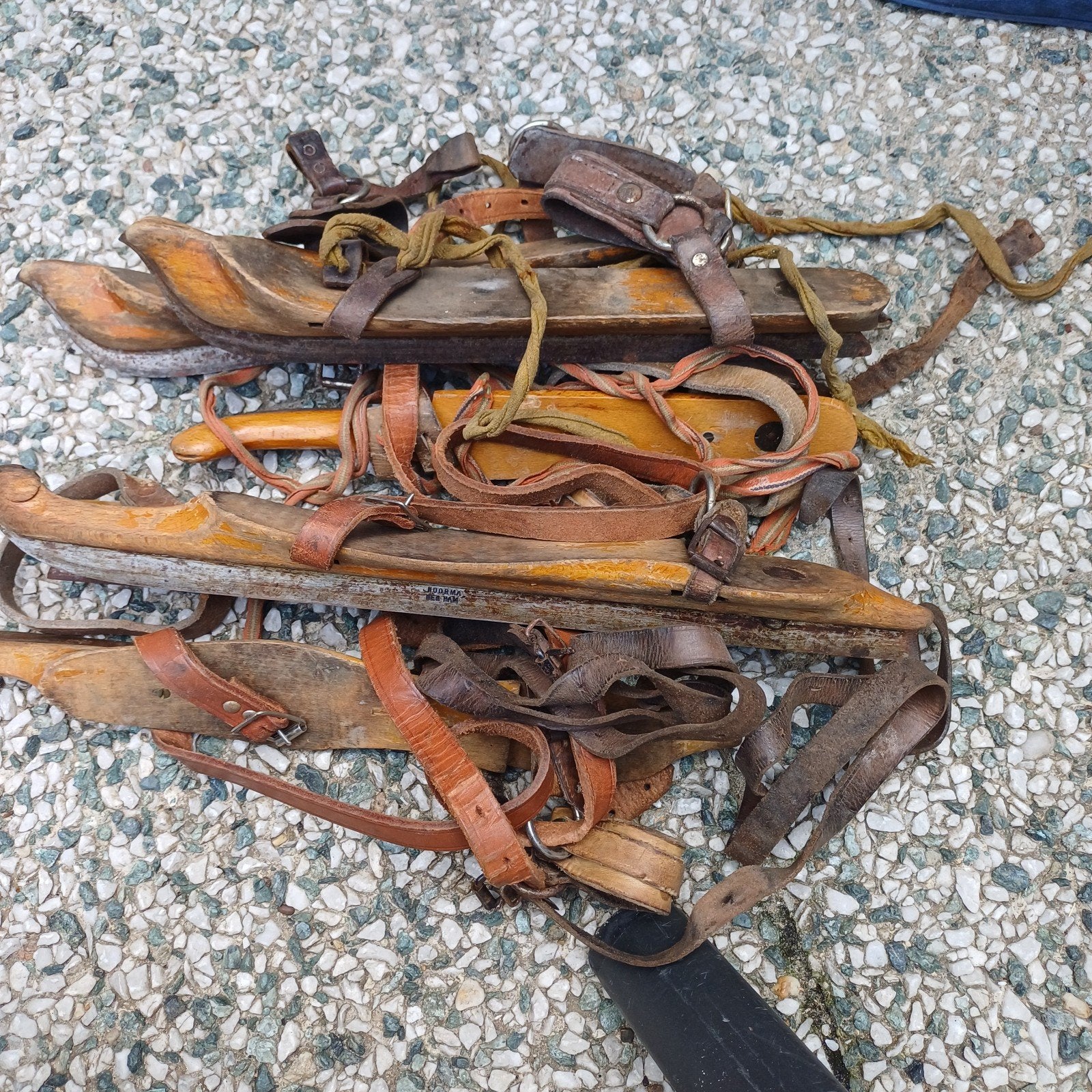 Oude houten schaatsen - gratis ophalen, Antiek en Kunst, Ophalen of Verzenden