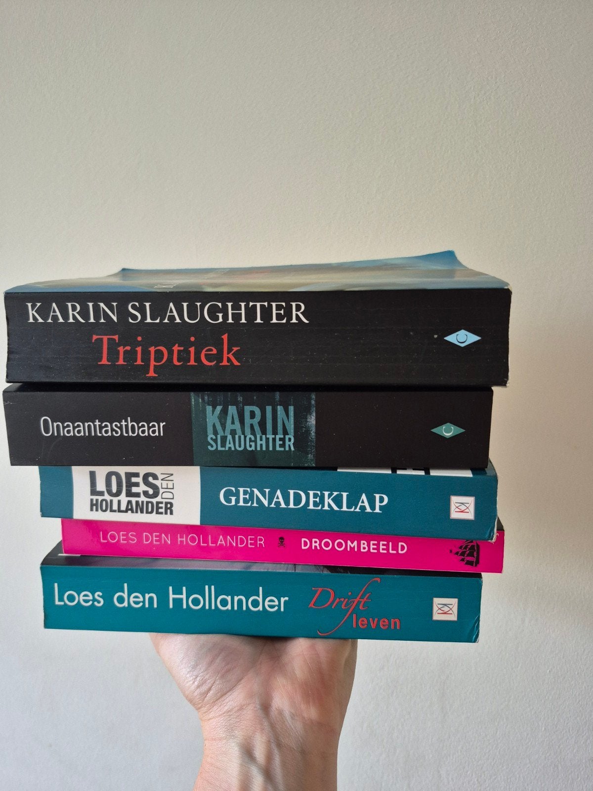 5 thrillers van Loes den Hollander en Karin Slaughter, Ophalen of Verzenden, Gelezen, Loes den Hollander, Karin Slaughter, Nederland