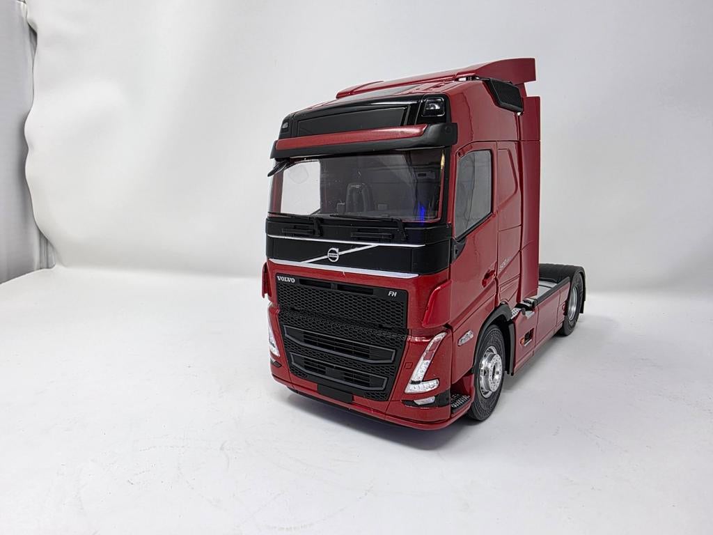 Volvo FH500 XL Globetrotter 1:24 in OVP, Hobby en Vrije tijd, Ophalen of Verzenden