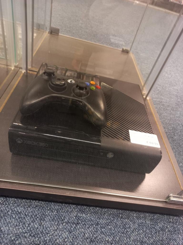 Xbox 360 S met controller, Spelcomputers en Games, Spelcomputers | Xbox 360, Ophalen, Gebruikt, Met 1 controller, 360 S