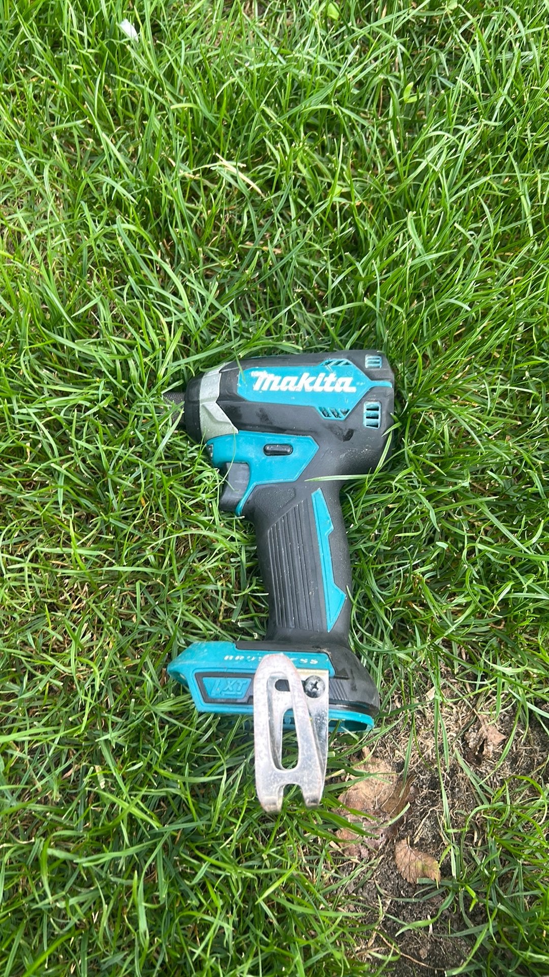 Makita dtd 153, Doe-het-zelf en Verbouw, Gereedschap | Boormachines, Ophalen of Verzenden, Zo goed als nieuw