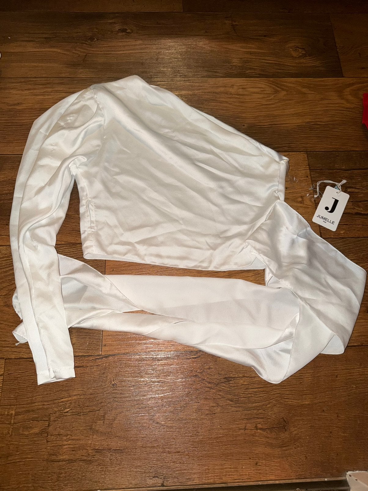 Dames nieuwe witte satijnen one shoulder top, Kleding | Dames, Tops, Maat 38/40 (M), Wit, Ophalen of Verzenden, Zo goed als nieuw