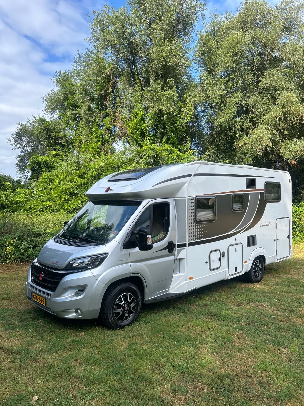 Bürstner Lyseo T690 2019 ENKELE BEDDEN+HEFBED DAK AIRCO, Standaard zit, Ringverwarming, Fiat, 6 tot 7 meter