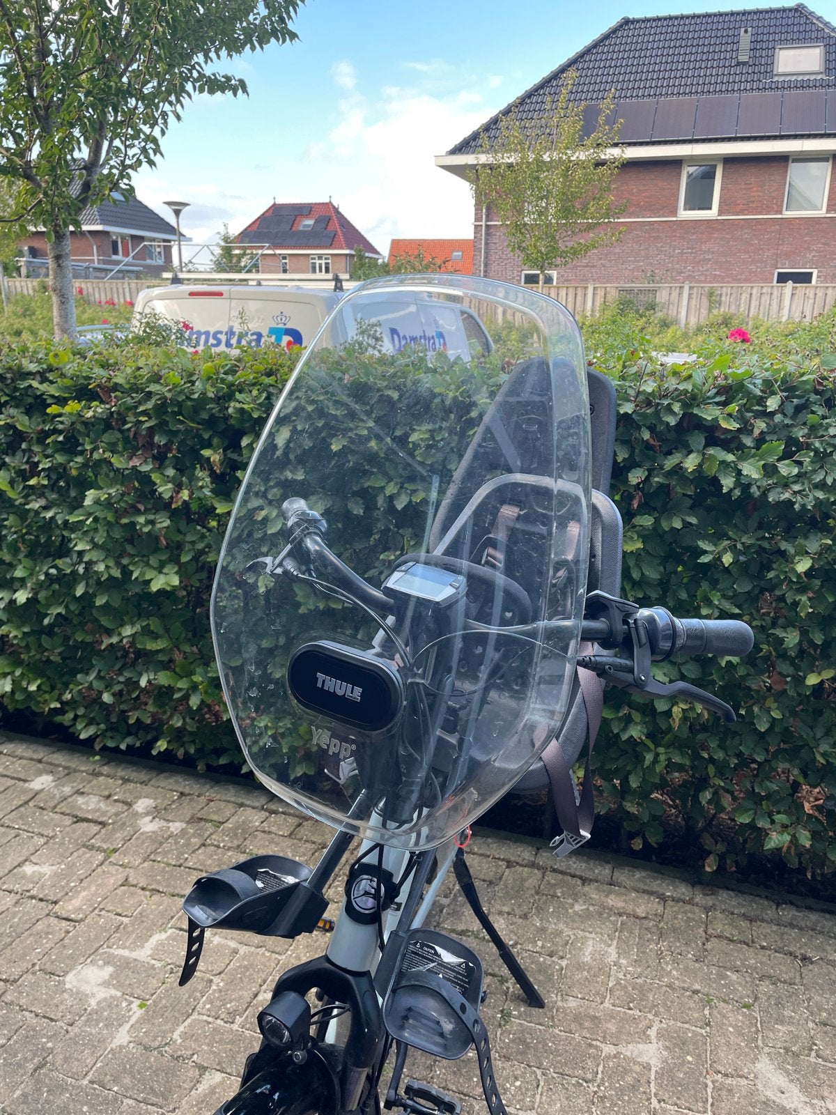 Thule Yepp Mini fietsstoeltje met windscherm en adapter, Ophalen, 0 t/m 18 kg, Voorzitje, Gebruikt
