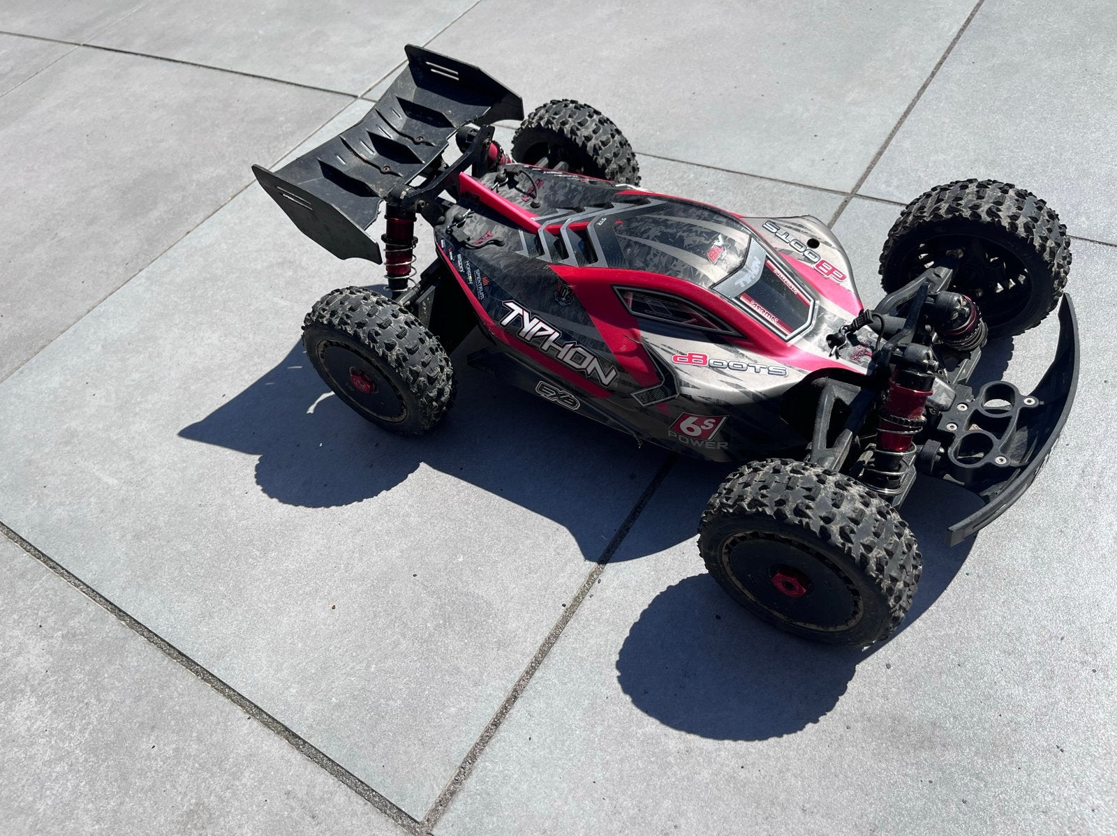 ARRMA Typhon 6S BLX RC Buggy  EXB upgrades met lader en accu, Elektro, Gebruikt, Auto offroad, Ophalen of Verzenden