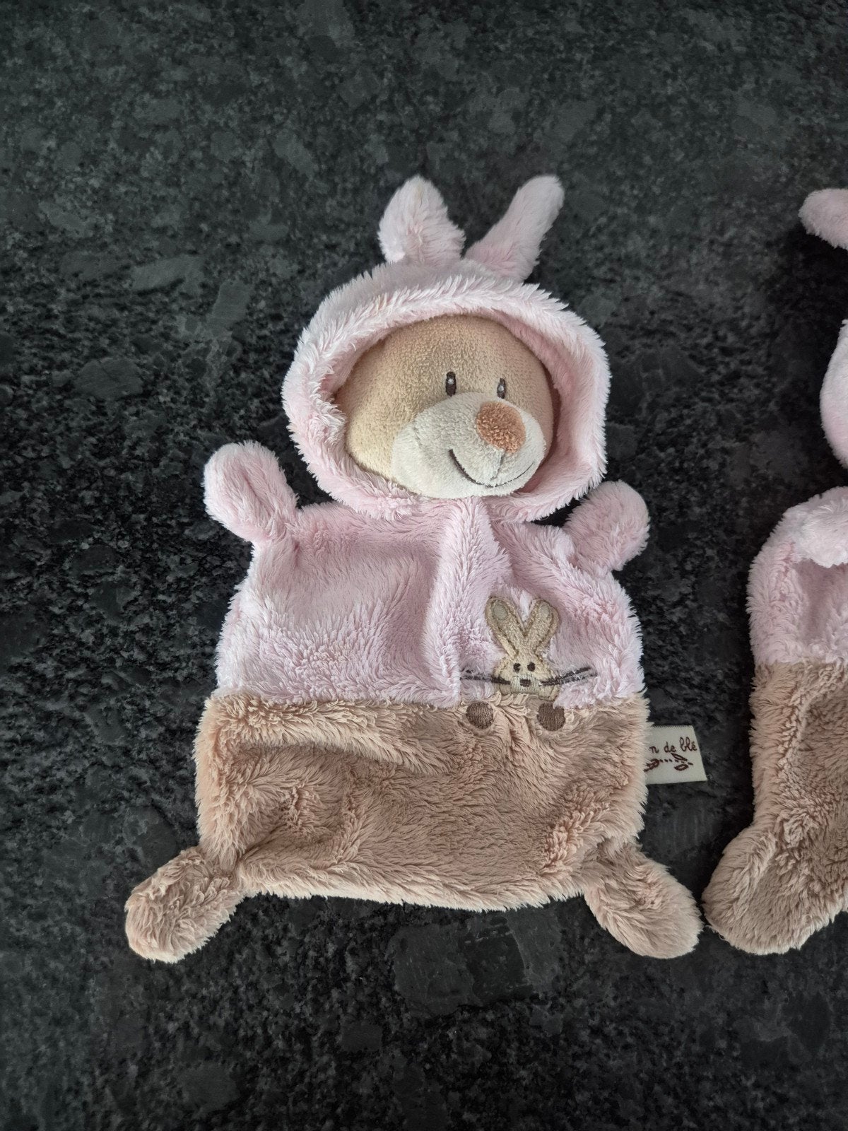 Grain de Ble - Knuffeldoekje Beer met konijnenpakje roze 1x, Kinderen en Baby's, Verzenden, Beer
