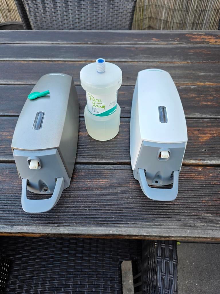 2 Zeepdispensers, Ophalen