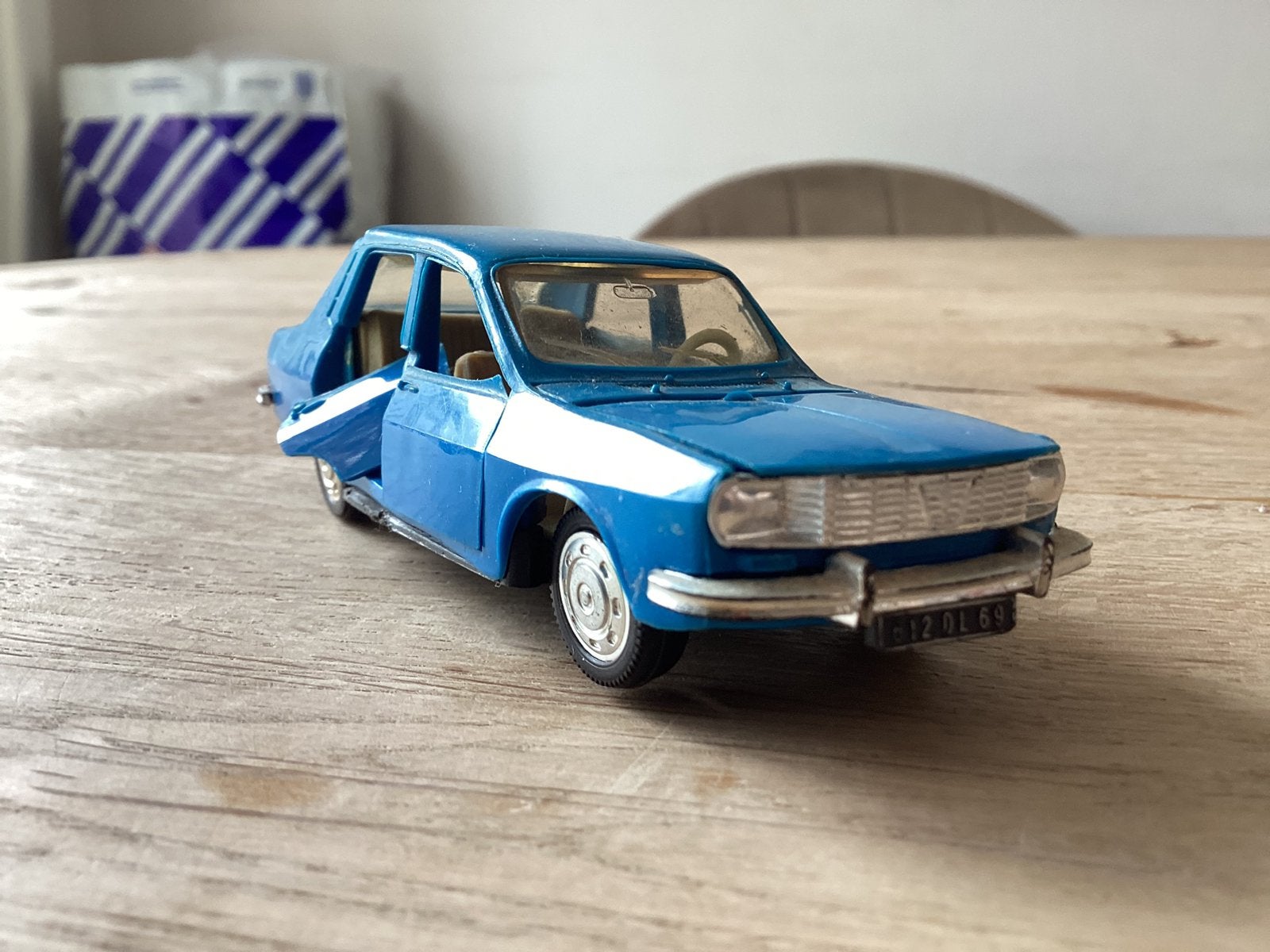 Norev Renault 12 R12 1:43 – Made in France – opknapper, Ophalen of Verzenden, Gebruikt, Auto, Norev