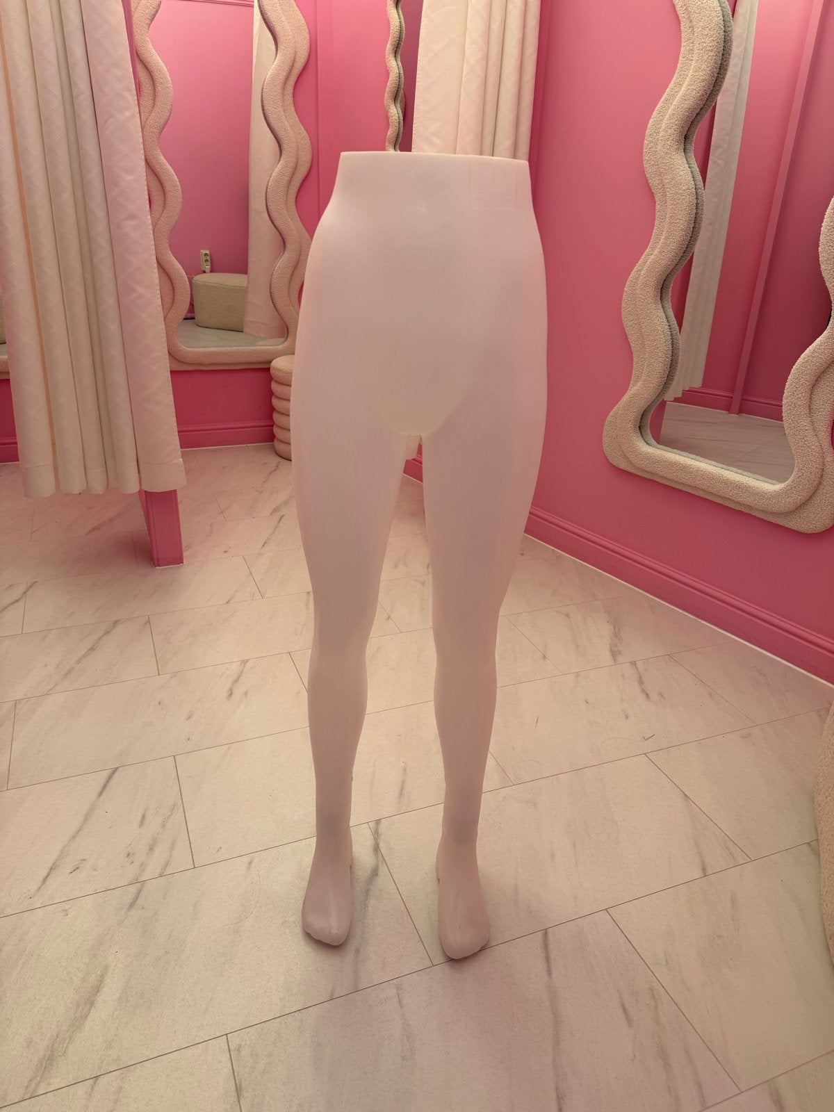 Witte etalagepop benen - perfect voor presentatie, Kleding | Dames, Ophalen, Zo goed als nieuw
