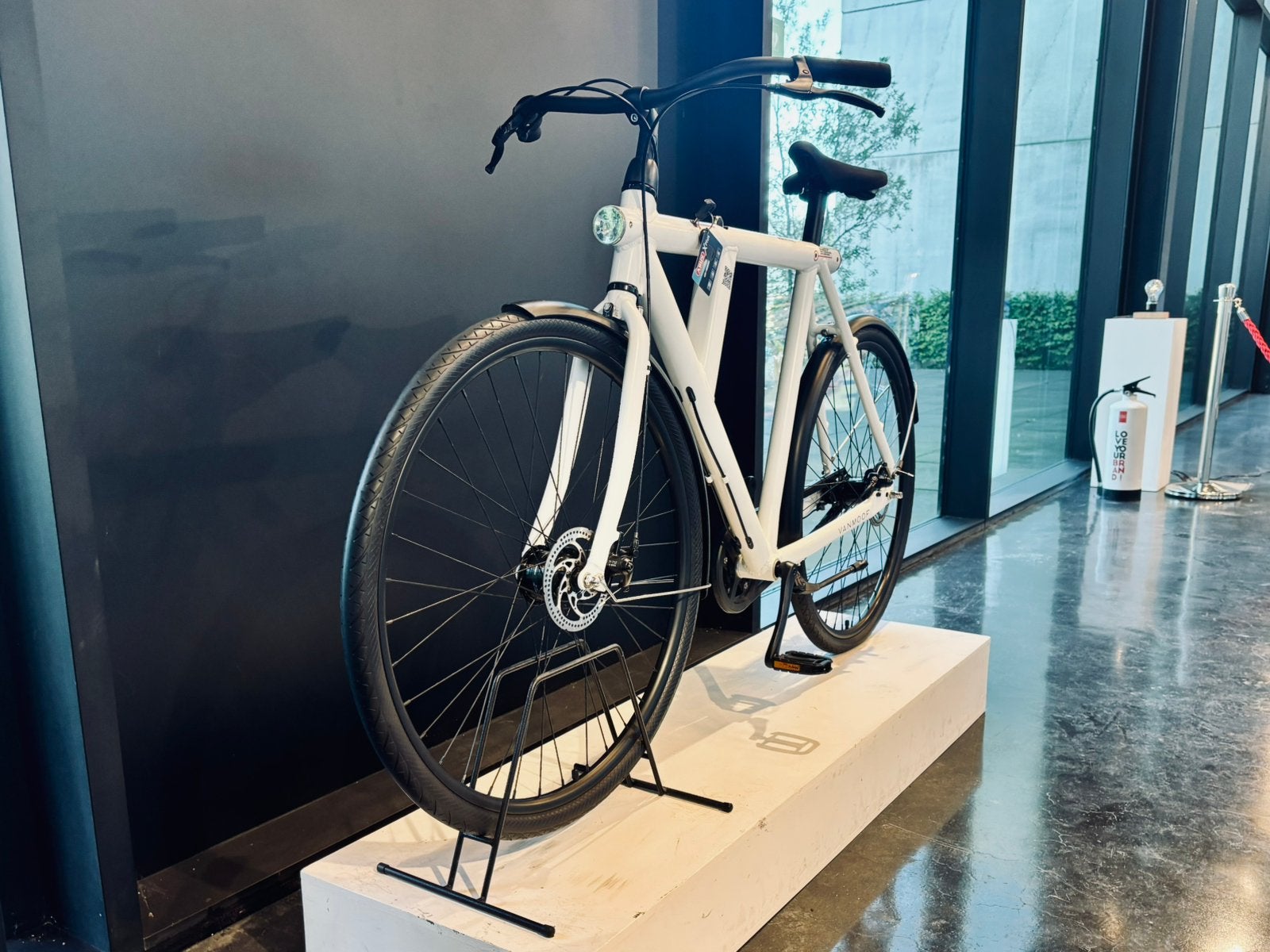 Hele mooie black/white VanMoof 28” urban racer, Ophalen of Verzenden, Zo goed als nieuw, Overige merken