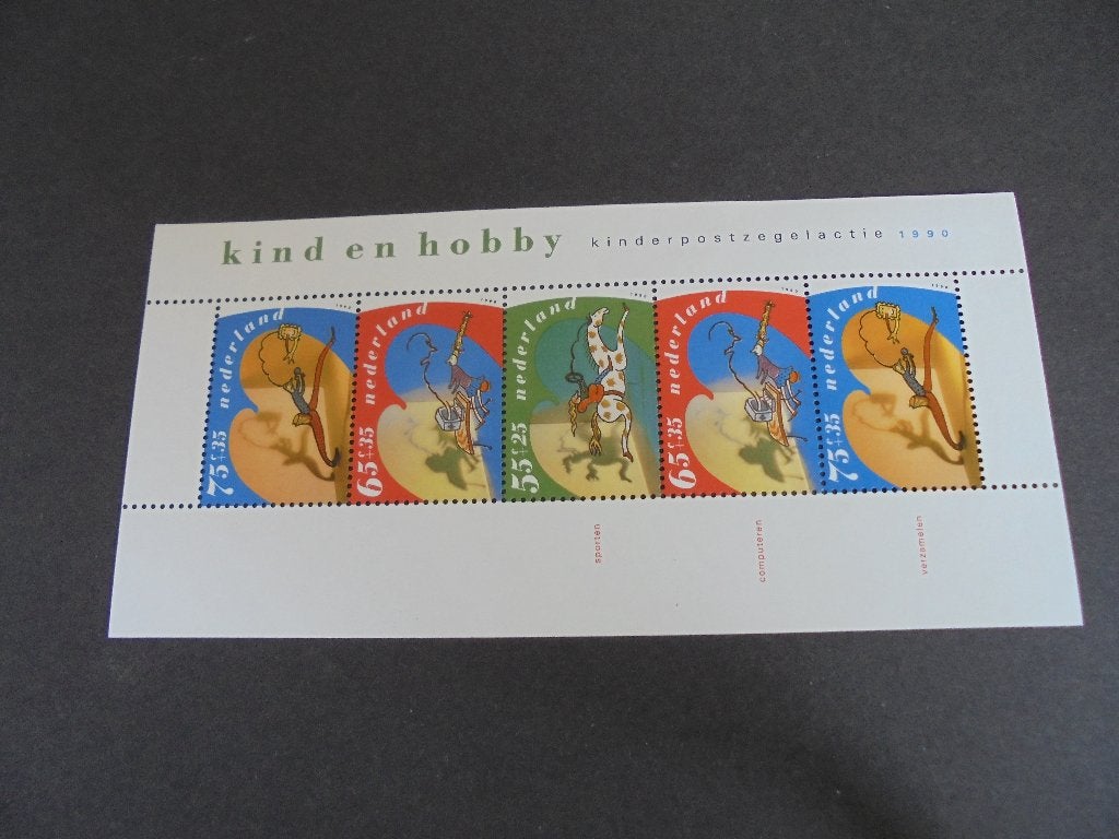 Kinderpostzegels 1990 blok, Verzenden, Na 1940, Postfris