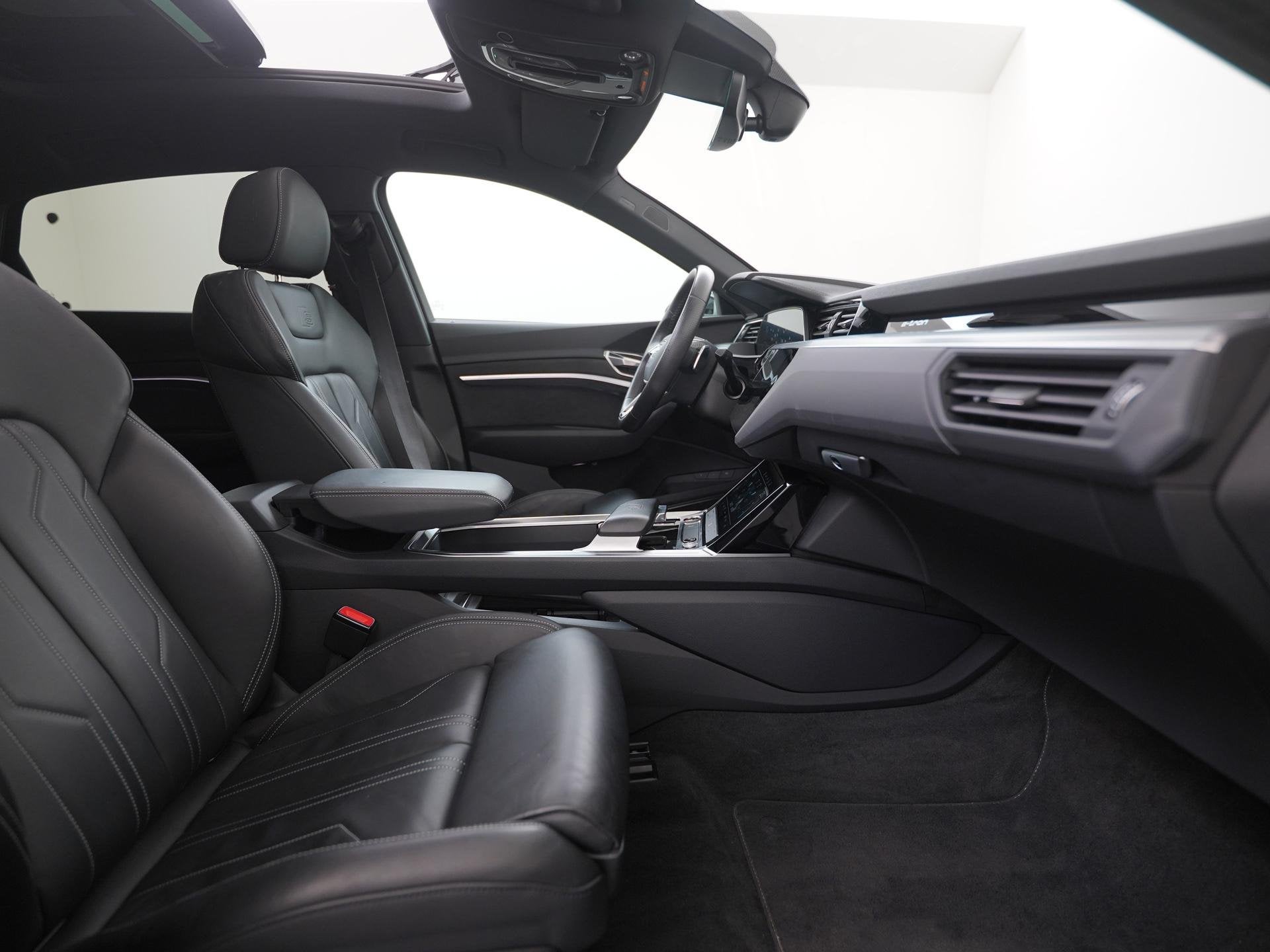 Audi e-tron Sportback S quattro 95 kWh S-Line | SOH 94% | Pa, Auto's, Automaat, 368 km, 95 kWh, Lichtsensor