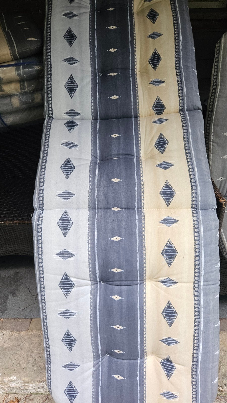 Comfortabel tuinkussen met geometrisch patroon voor ligstoel, Ophalen, Gebruikt
