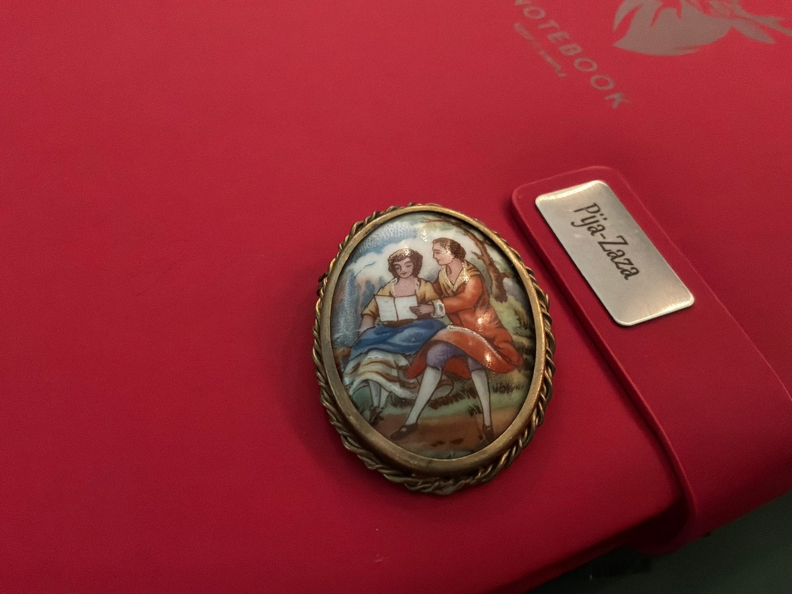 Antieke vergulde broche Limoges France handgeschilderd, Sieraden, Tassen en Uiterlijk, Verzenden, Zo goed als nieuw, 4 tot 7 cm