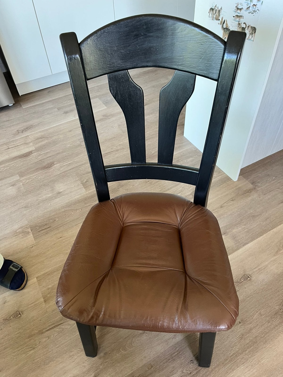 Eetkamerstoel met lederen zitting, Huis en Inrichting, Stoelen, Ophalen, Zo goed als nieuw, Eén