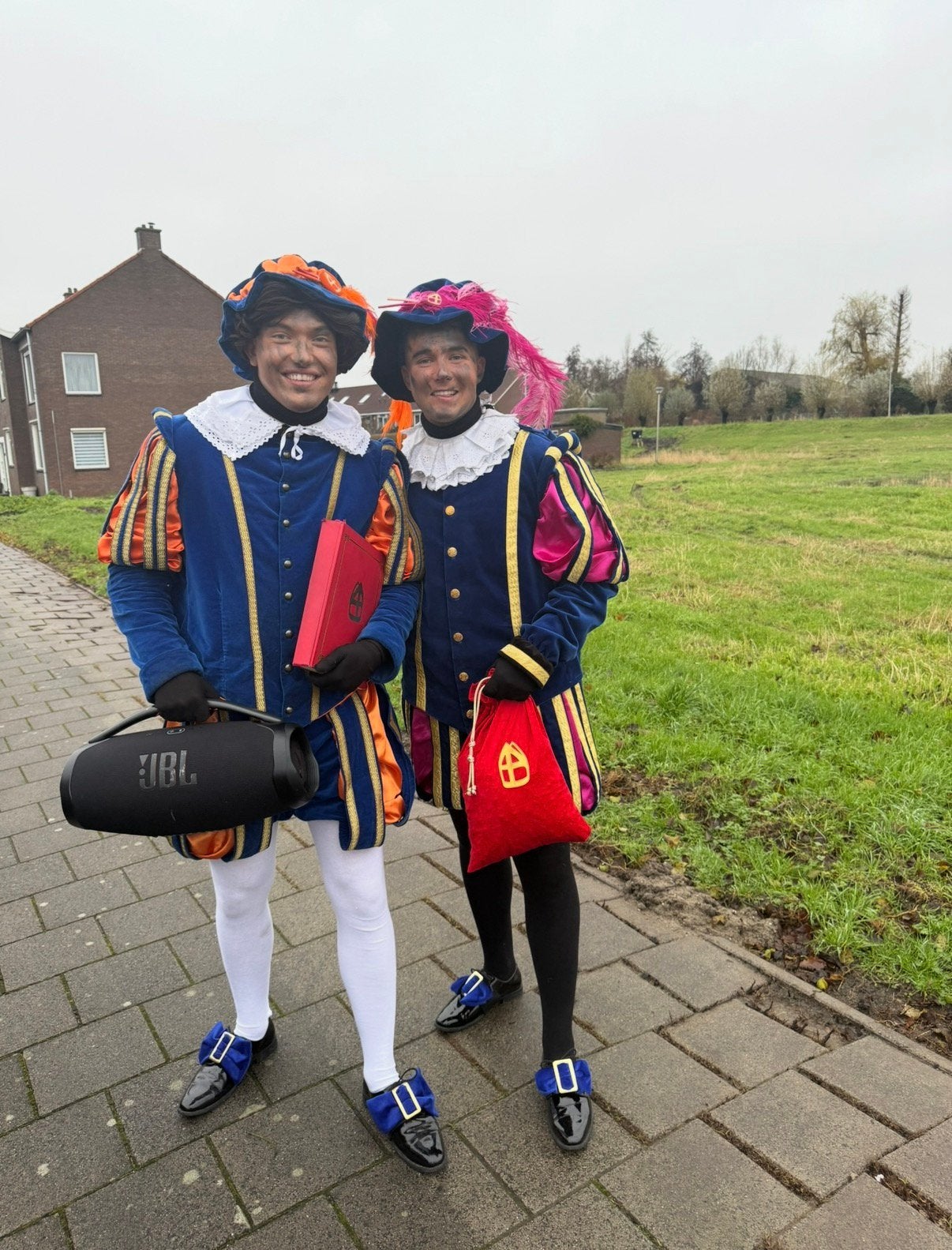 Pieten huisbezoek, Ophalen, Nieuw