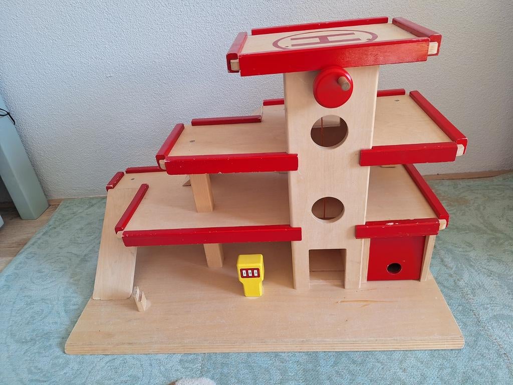 Houten Garage - Lift - Helikopterplatform, Ophalen