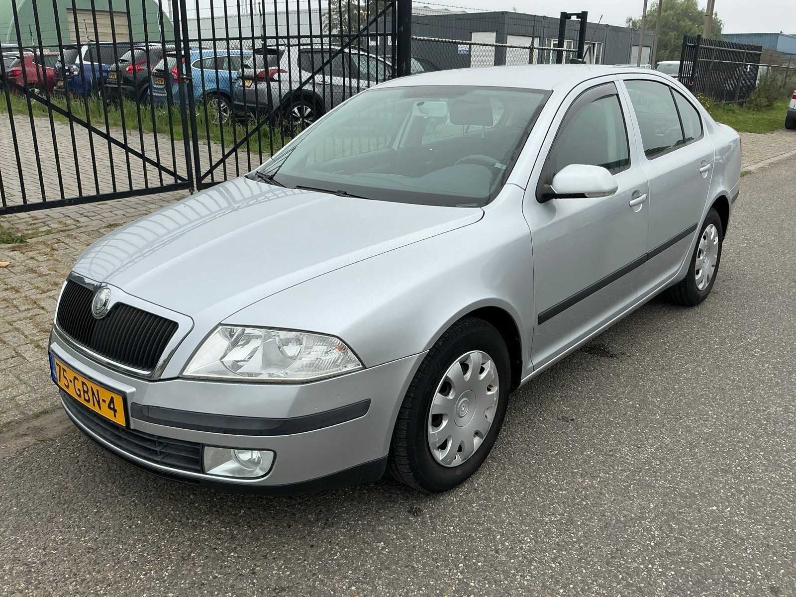 2008 Skoda Octavia 1.6 FSI Ambiente Personenauto, Gebruikt, Bedrijf, Sedan, Euro 4