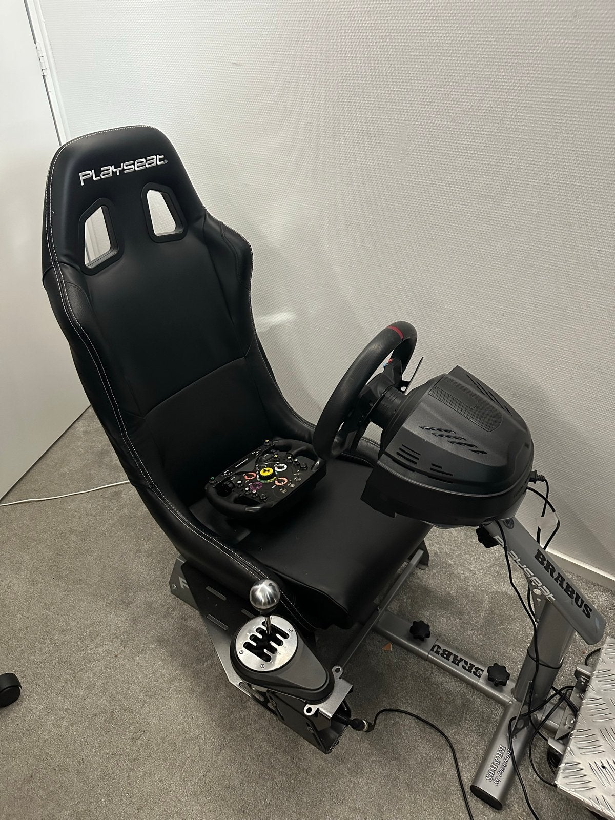 Playseat met Thrustmaster F1 + Ferrari GTE Racestuur, Ophalen, Racestoel, Gebruikt, Force feedback