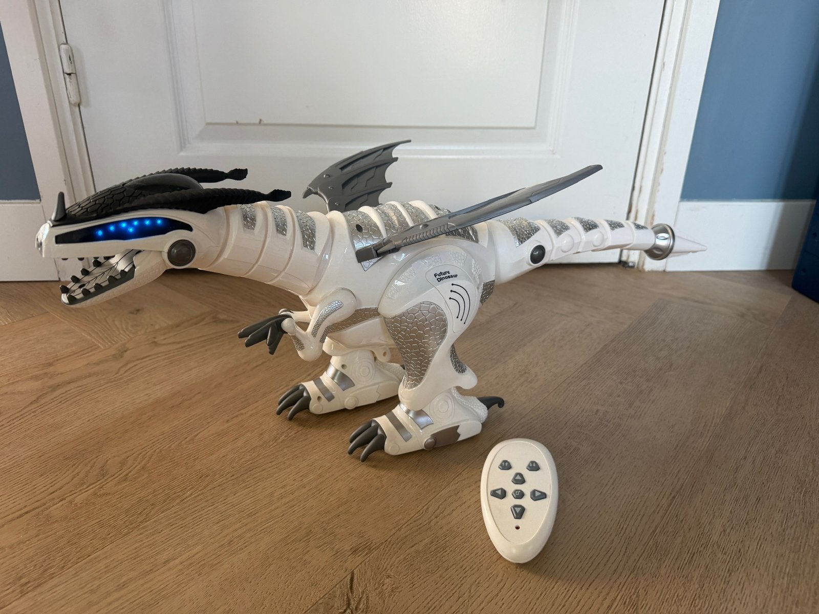 RC robot Dinosaur – afstandsbediening, licht & geluid, Ophalen of Verzenden, Zo goed als nieuw
