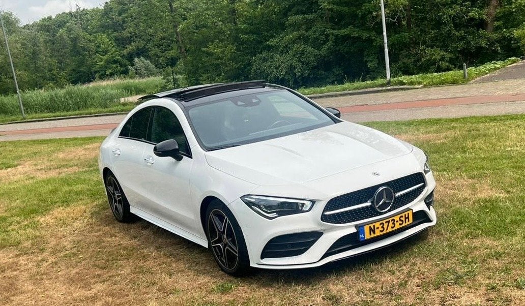 Mercedes-Benz CLA200 163pk 7G-DCT 2022 Wit dealeronderhouden, Auto's, CLA, Zwart, 4 cilinders, 715 kg
