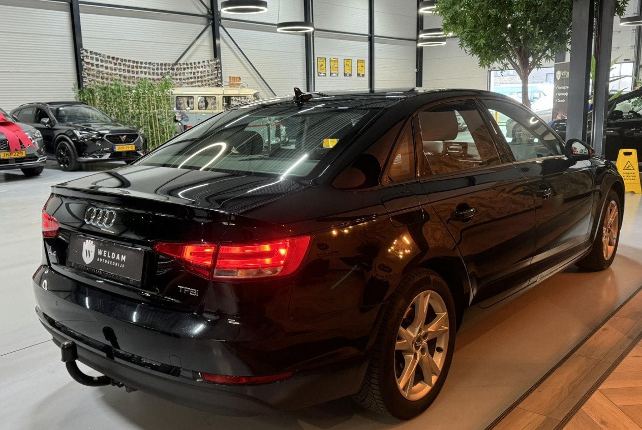 Audi A4 Limousine 1.4 TFSI Limousine|Trekhaak|Keyless|LED|Cr, Auto's, Voorwielaandrijving, Stof, Gebruikt, 4 cilinders